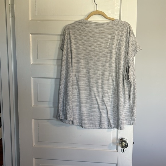 Athleta Gray and White Boxy Cap Sleeve T-Shirt - Picture 5 of 5